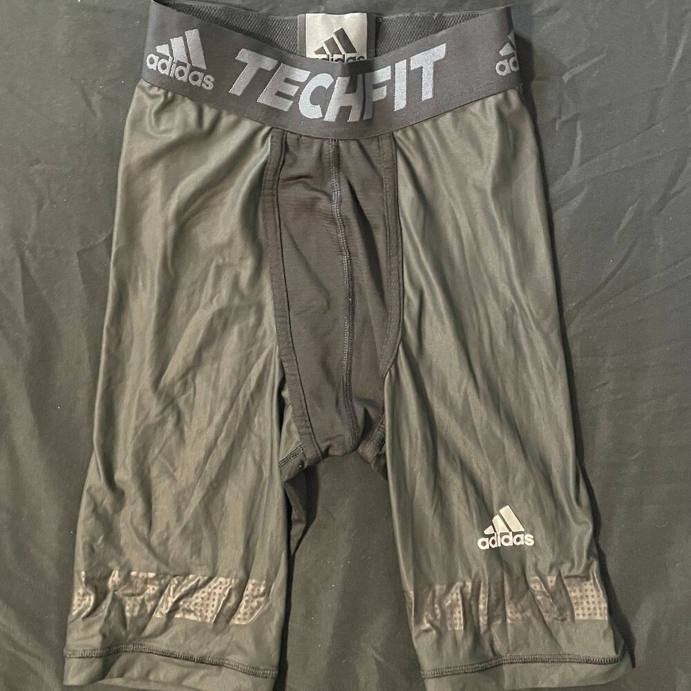 Adidas Men's TechFit Compression Shorts Dark Grey Black - Size Small